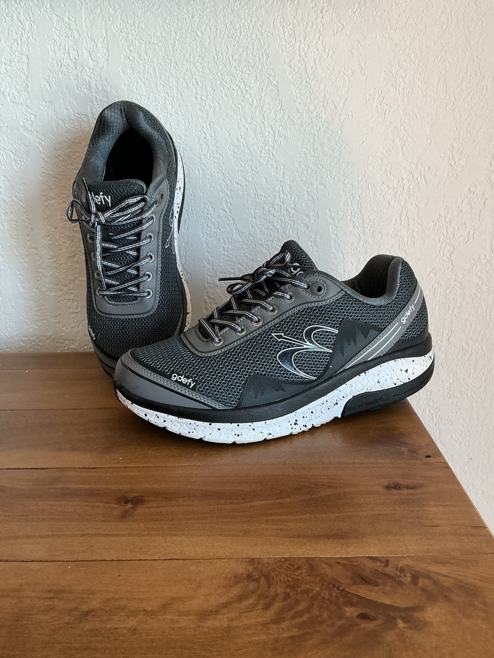 GDEFY Women's Mighty Walk Athletic Shoe — Black/Gray size 10